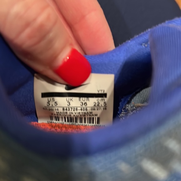 Nike Kids Lunarglide 8 sneaker size 5.5 - Picture 8 of 10